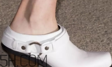 2018流行什么鞋子？2018流行鞋子搭配