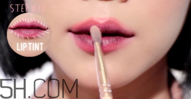 2018年流行什么唇妝？2018年流行唇妝怎么化