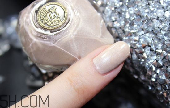 指甲油干了加什么好？人魚之水指甲油好嗎？