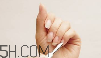 什么是指甲軟化劑？海綿式洗甲水好用嗎？                                                                         