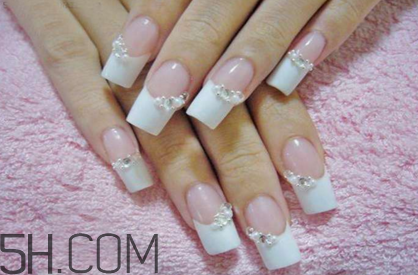 怎么判斷指甲油是否快干？水晶甲要怎么卸？