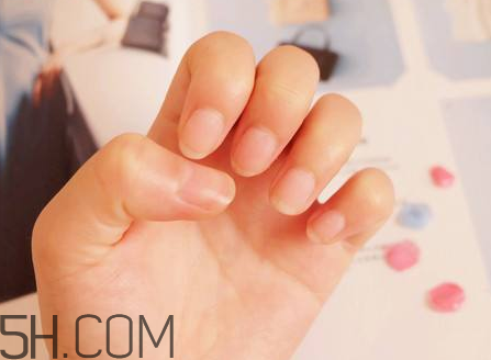 什么是指甲軟化劑？海綿式洗甲水好用嗎？                                                                         