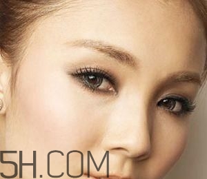 紋眉后需要多次補色嗎？哺乳期能紋眉嗎？