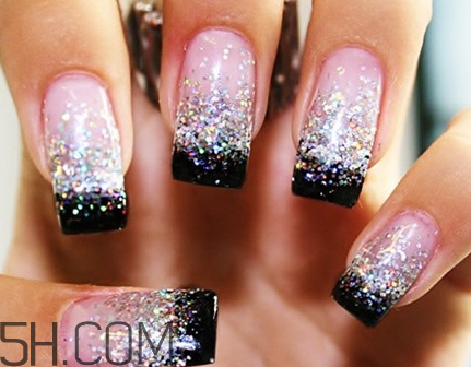 怎么判斷指甲油是否快干？水晶甲要怎么卸？