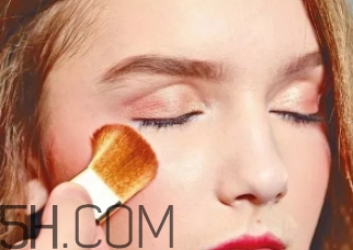 2018年流行什么眼影顏色？2018年眼影流行色