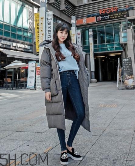 棉襖配牛仔褲好看嗎？棉服搭配牛仔褲圖片