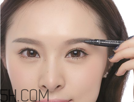 敏感性皮膚可以紋眉嗎？什么人不能做紋眉？