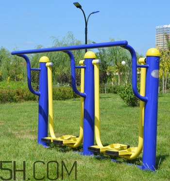 太空漫步機(jī)鍛煉的好處有哪些？太空漫步機(jī)的正確使用方法是什么？