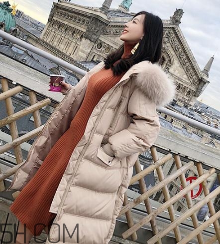 焦糖色連衣裙配什么外套？焦糖色連衣裙搭配圖片