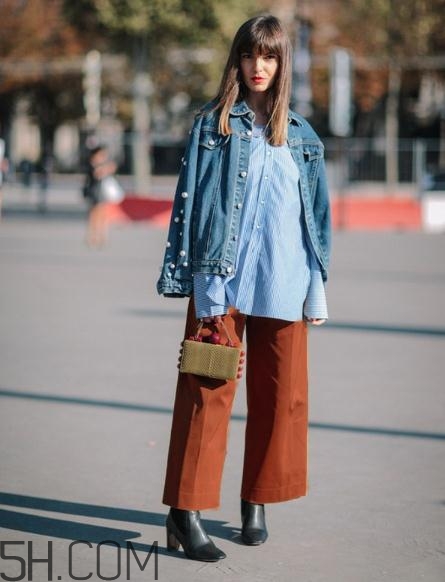 焦糖色闊腿褲配什么鞋子？焦糖色闊腿褲搭配鞋子圖片