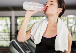 在跑步機(jī)上可以光腳跑嗎？跑步機(jī)有什么注意事項(xiàng)嗎？