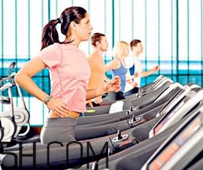 在跑步機(jī)上可以光腳跑嗎？跑步機(jī)有什么注意事項(xiàng)嗎？