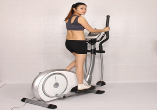 橢圓機(jī)和跑步機(jī)哪個好？橢圓機(jī)和跑步機(jī)各自的優(yōu)劣有哪些？
