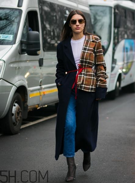 冬天牛仔褲配什么上衣？冬天穿牛仔褲怎么搭配？