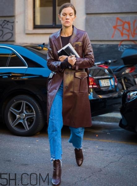 冬天牛仔褲配什么上衣？冬天穿牛仔褲怎么搭配？