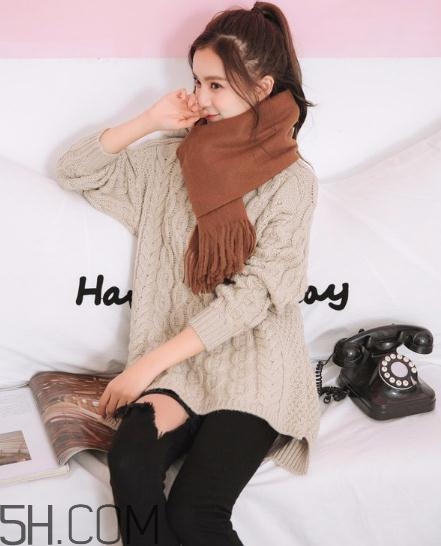 焦糖色圍巾配什么顏色衣服？焦糖色圍巾搭配圖片