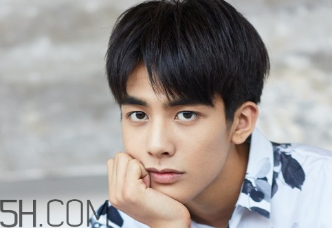 說男生小鮮肉什么意思 小鮮肉什么意思女的 說男生小鮮肉什么意思 小鮮肉什么意思女的