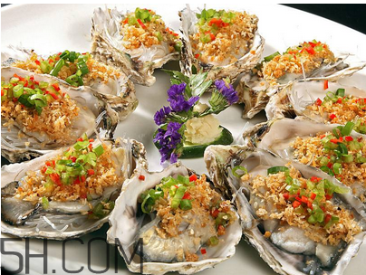 生蠔選購和清洗的方法 蒜蓉生蠔的做法 生蠔選購和清洗的方法 蒜蓉生蠔的做法