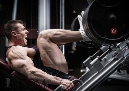 腿舉可以代替深蹲嗎？腿舉和深蹲哪個好？