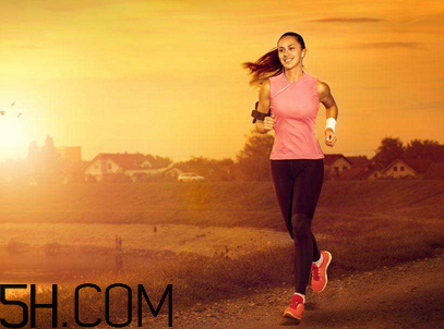 跑步機(jī)跑步什么時(shí)間最好？跑步機(jī)跑步多長(zhǎng)時(shí)間合適？