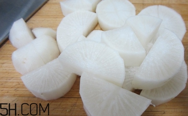 吃白蘿卜有哪些益處？白蘿卜的養(yǎng)生功效有哪些？