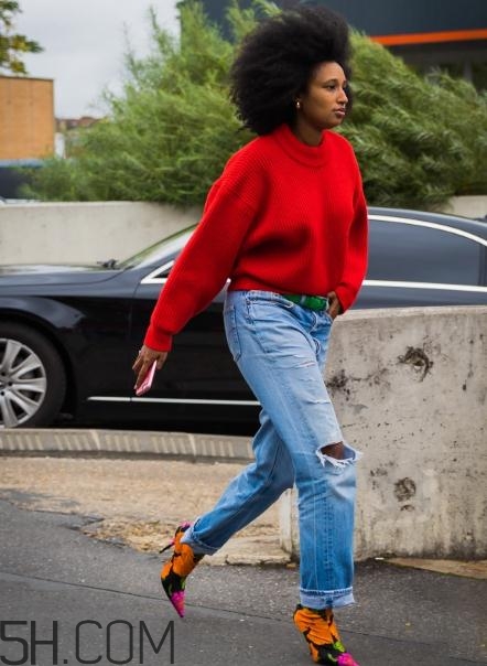 冬天破洞牛仔褲怎么搭配？破洞牛仔褲冬天怎么穿？