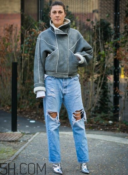 冬天破洞牛仔褲怎么搭配？破洞牛仔褲冬天怎么穿？