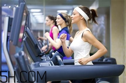 跑步機上跑步頭暈腿軟是怎么回事？跑步機上跑步設(shè)置多少時間速度？