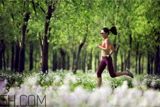 慢跑運(yùn)動有什么注意事項(xiàng)？慢跑運(yùn)動對身體有什么好處？