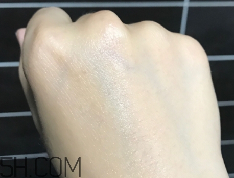 科顏氏高保濕面霜刺痛正常嗎？科顏氏高保濕面霜長(zhǎng)脂肪粒