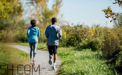 慢跑堅(jiān)持多久才能減肥？慢跑的減肥效果如何？