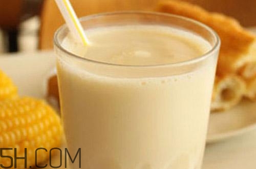 如何健康的喝豆?jié){？喝豆?jié){有什么注意事項(xiàng)嗎？