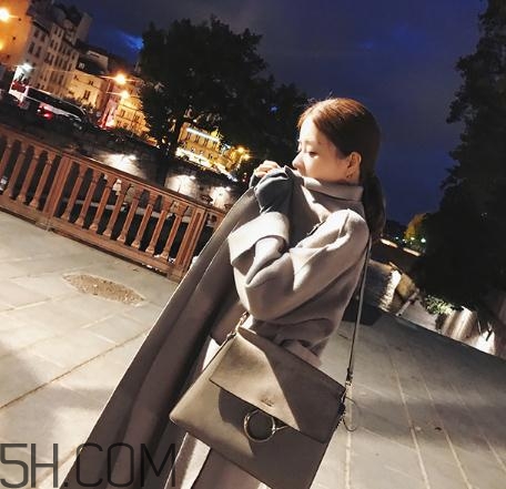 雙面呢大衣容易皺嗎？雙面呢大衣皺了怎么辦？