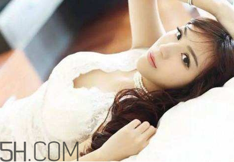 少女一抬腿打一煙名 少女一抬腿為什么是玉溪 少女一抬腿打一煙名 少女一抬腿為什么是玉溪