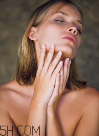 潔爾陰要用清水洗嗎？潔爾陰要稀釋嗎？