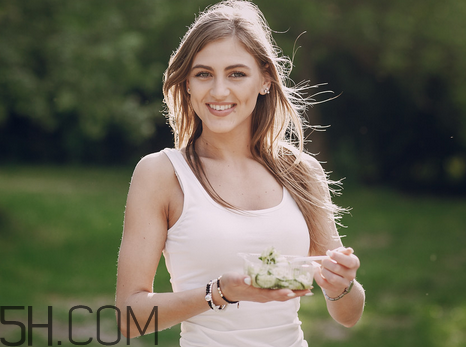 潔爾陰能直接擦嗎？潔爾陰能治療濕疹嗎？