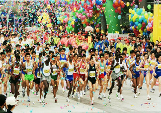 跑馬拉松可以喝紅牛嗎？跑馬拉松前什么時(shí)候喝紅牛最好？