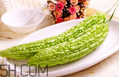 生蠔可以和苦瓜一起吃嗎？生蠔和西紅柿可以一起吃嗎？