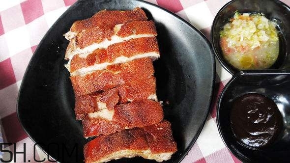 脆皮烤豬用什么設(shè)備好？中國(guó)最出名的脆皮烤豬在哪里？