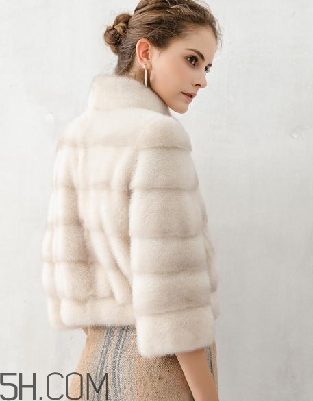 裘皮大衣怎樣清洗？裘皮大衣怎么挑選？