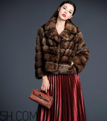 裘皮大衣怎樣清洗？裘皮大衣怎么挑選？