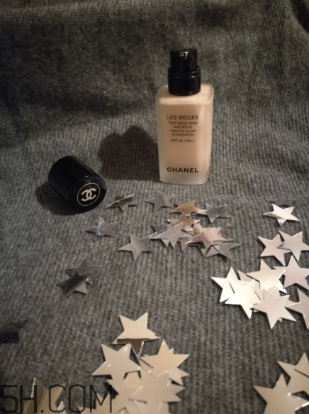 香奈兒臻美光感粉底液好用嗎？香奈兒臻美光感粉底液多少錢？