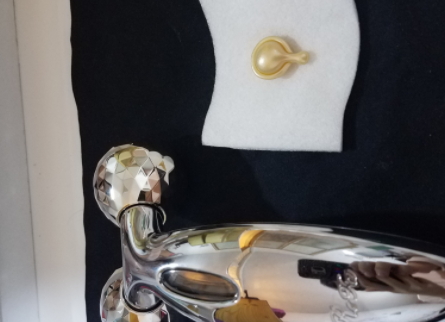 雅頓金膠怎么打開？雅頓金膠膠囊怎么扭開？