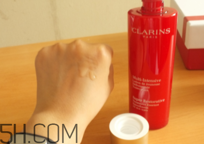 嬌韻詩分齡精華水有幾款？嬌韻詩分齡精華水怎么用？