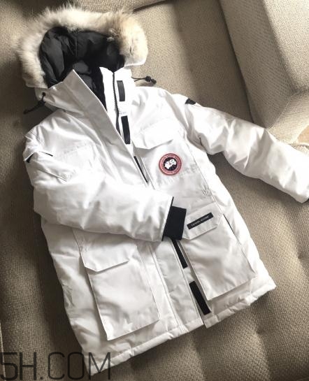 加拿大鵝羽絨服多少錢？加拿大鵝羽絨服價格