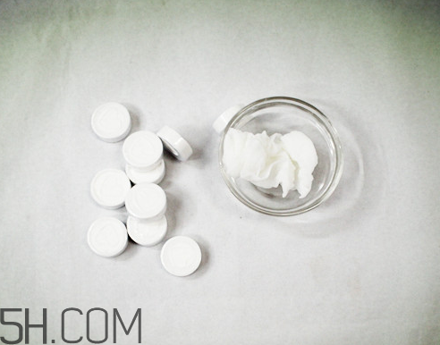 怎樣判斷壓縮面膜有熒光劑？壓縮面膜用酸奶怎么泡？