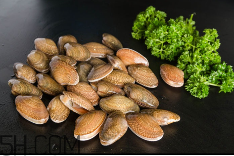 花甲用什么水泡比較好？死了的花甲能吃嗎？