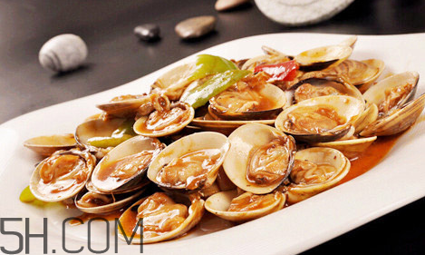 吃花甲能喝啤酒嗎？花甲的食用注意事項(xiàng)