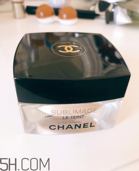 香奈兒光彩水潤(rùn)粉底液好用嗎？香奈兒粉底液使用感