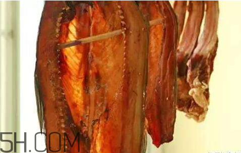 腌臘魚十斤放多少鹽 腌制臘魚的用鹽比例 腌臘魚十斤放多少鹽 腌制臘魚的用鹽比例